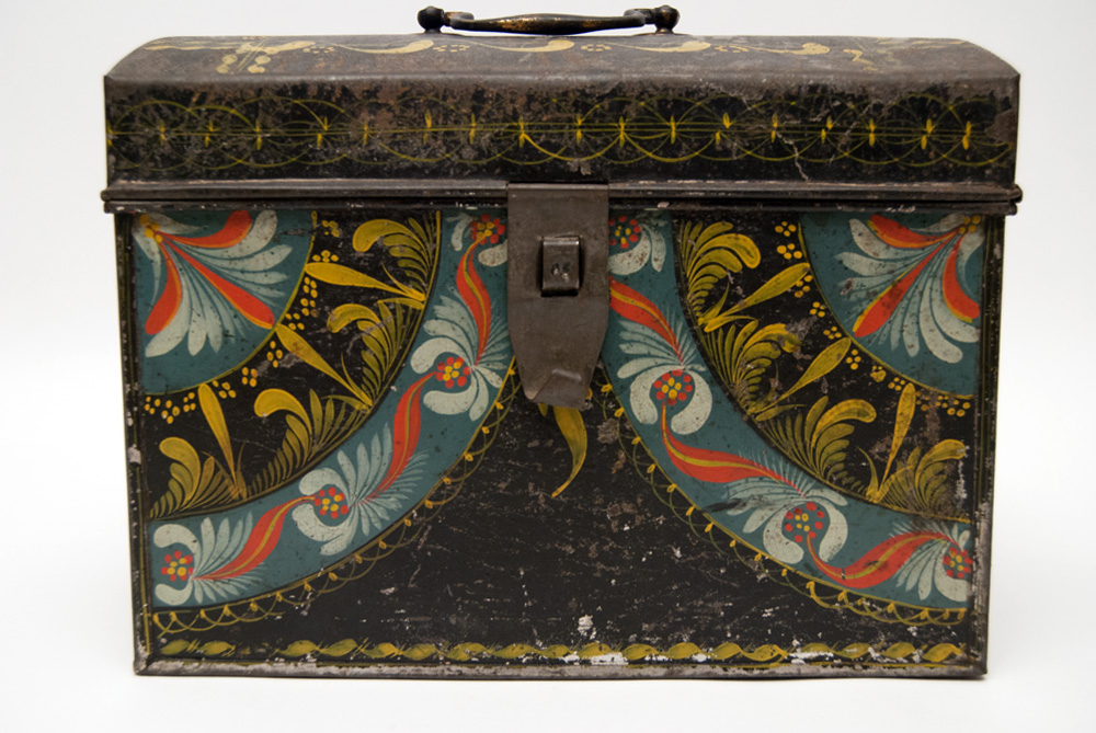 Rare Berlinware Early American Paint Decorated Document Box in Rare Blue Ground, Group Four Berlin Conneticut 19th Century Toleware Tinware for Sale