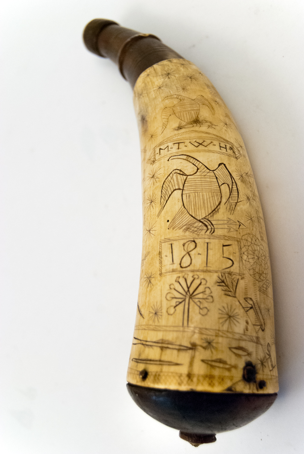 highly decorated early american patriotic powder horn with urbana champaign letter of recommendation