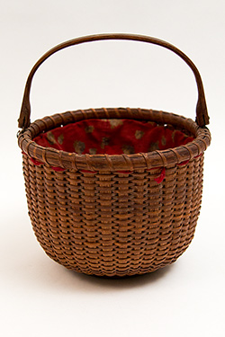 Antique Nantucket Basket Original Sewing Fabric Ferdinand Sylvaro Lightship Basket for Sale Antique Nantucket Basket Original Sewing Fabric Ferdinand Sylvaro Lightship Basket for Sale