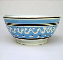Early Antique Staffordshire Earthworm Decorated Multi-colored Mochaware Bowl: Large, Rare For Sale Early Antique Staffordshire Earthworm Decorated Multi-colored Mochaware Bowl: Large, Rare For Sale